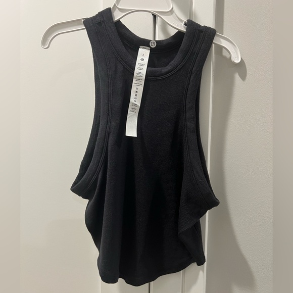 #225 Lululemon Hold Tight Cropped Tank Top Black size 2 - Picture 6 of 6